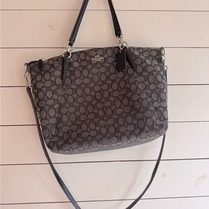 Coach Kelsey bag, some snags )see photos)